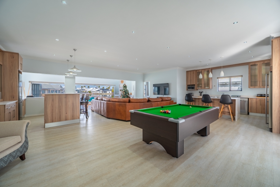5 Bedroom Property for Sale in Marina Martinique Eastern Cape